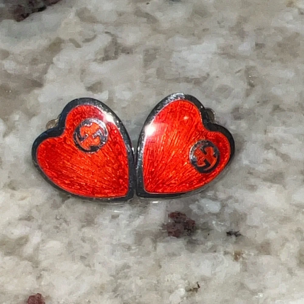 Gucci .925 Interlocking G Red Enamel Heart Stud Earrings 100% Authentic - Picture 2 of 7